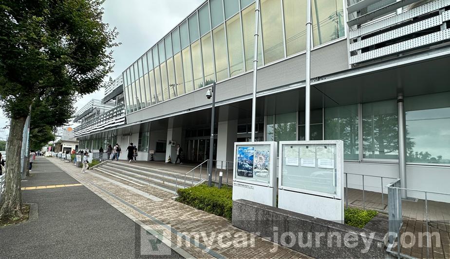 神奈川県警察運転免許センターの外観写真